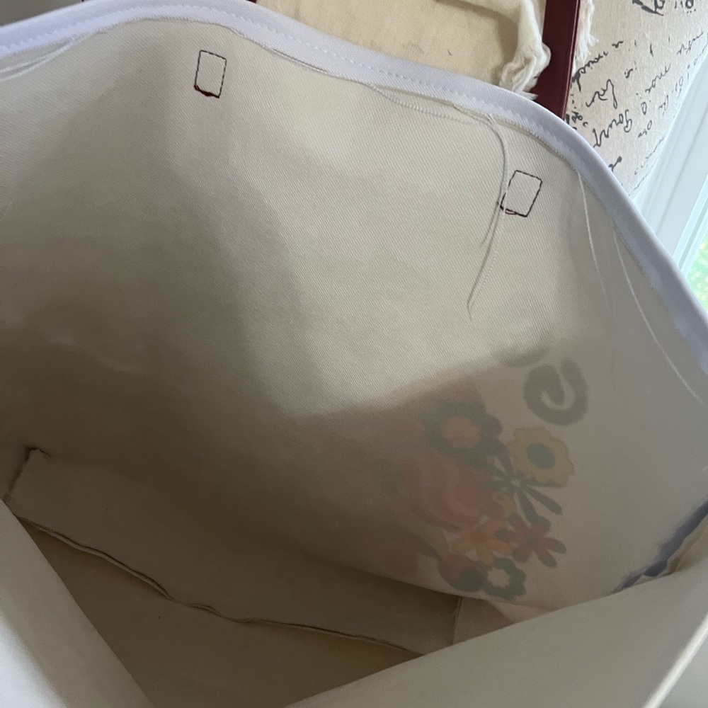 Go Outside tote - Picture 2 of 3